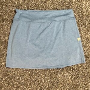 Vuori halo performance skirt, high rise fit, size L